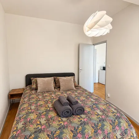 Dans Le Centre De 4 Personnes Apartment Montauban